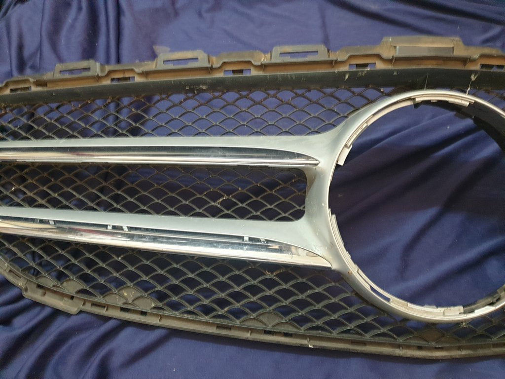 Mercedes-Benz C-Class W205 Radiator, Break in mesh