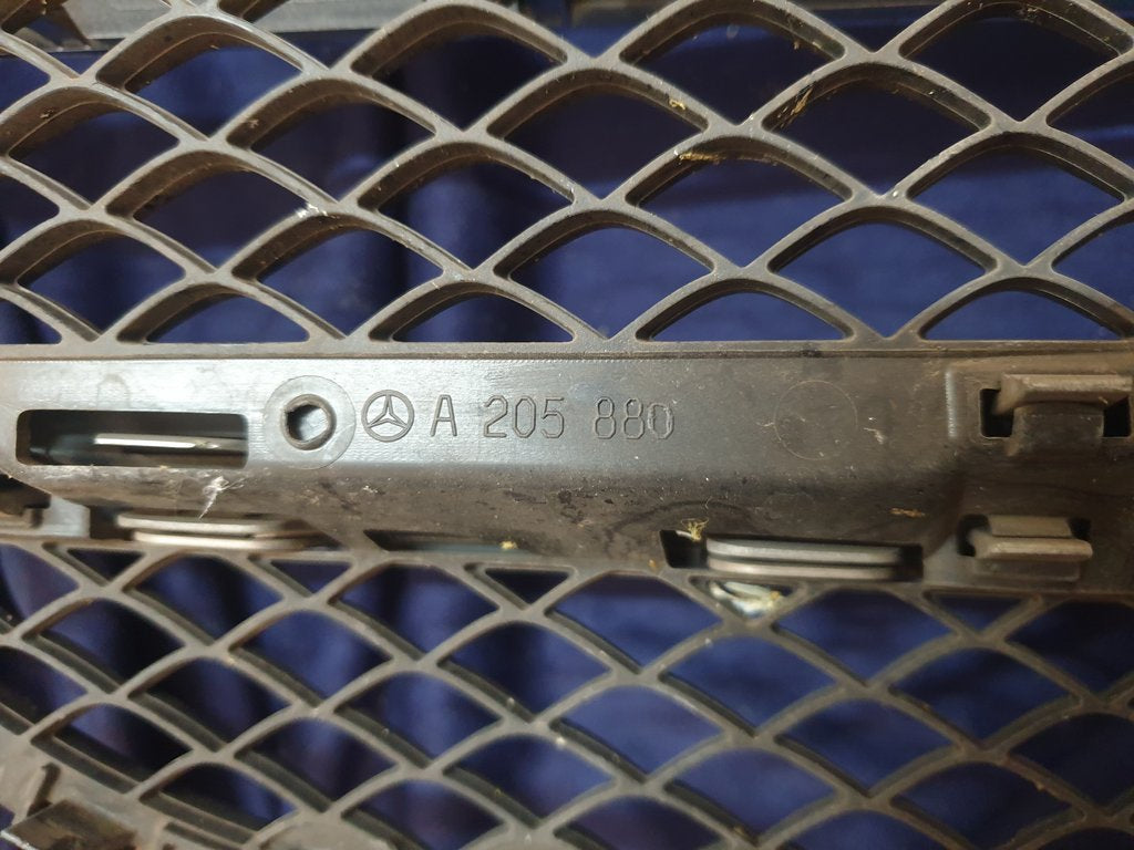 Mercedes-Benz C-Class W205 Radiator, Break in mesh