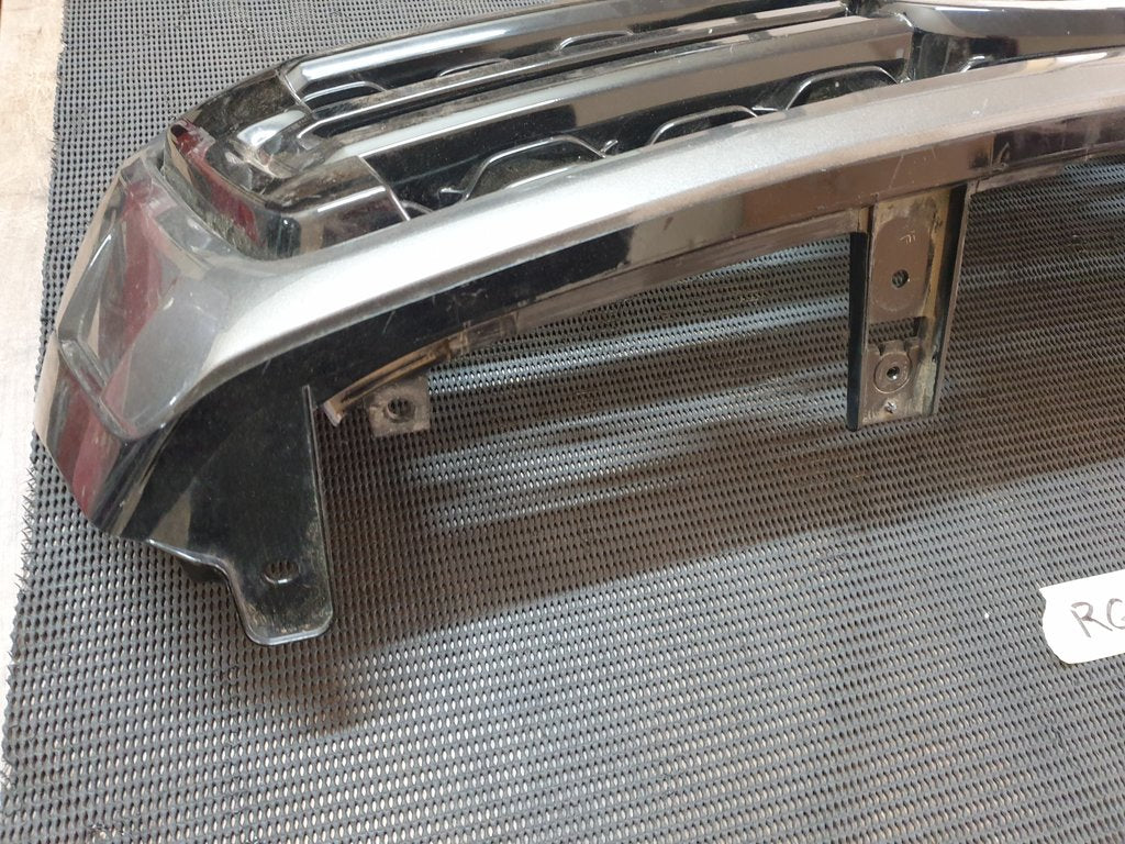 Toyota Hilux Radiator Grille- Scuffs and Chips