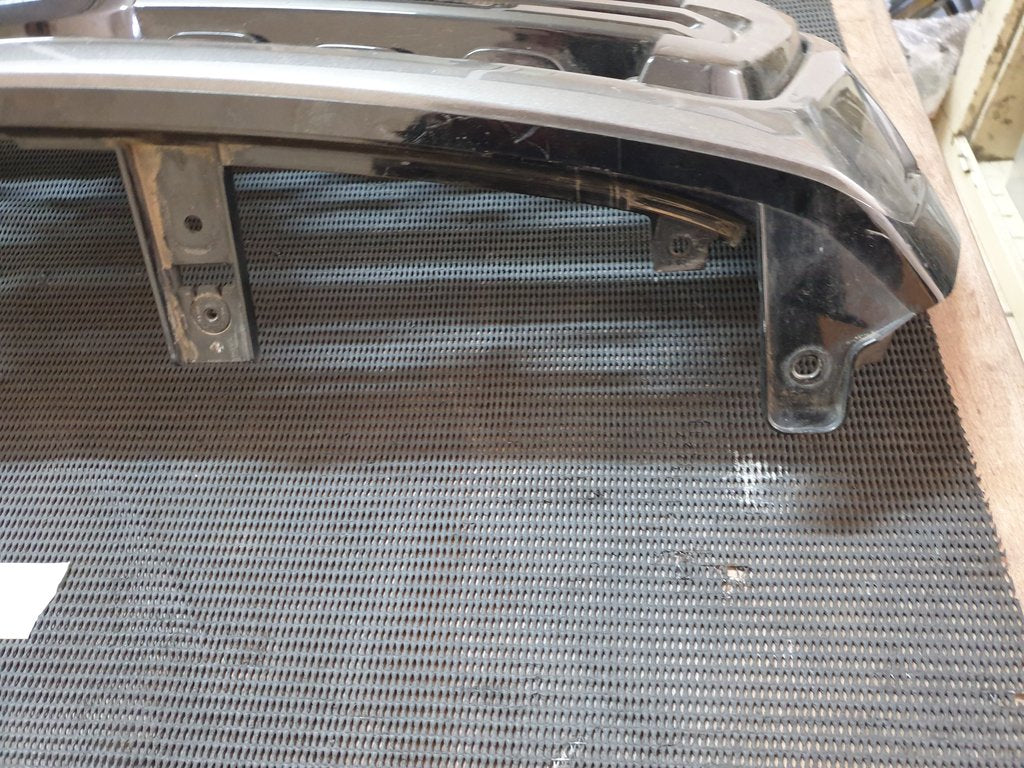 Toyota Hilux Radiator Grille- Scuffs and Chips