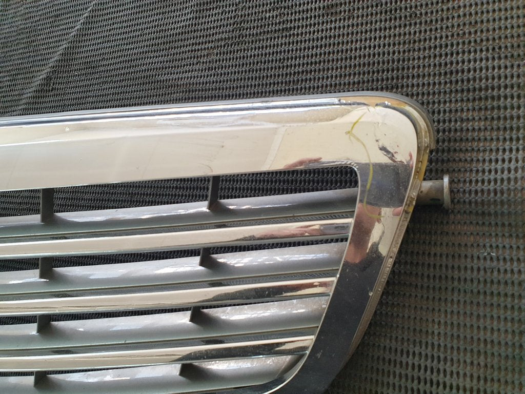 Mercedes-Benz C-Class W204 Radiator Grille - Chrome Cracked and Peeling