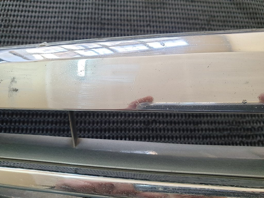 Mercedes-Benz C-Class W204 Radiator Grille - Chrome Cracked and Peeling