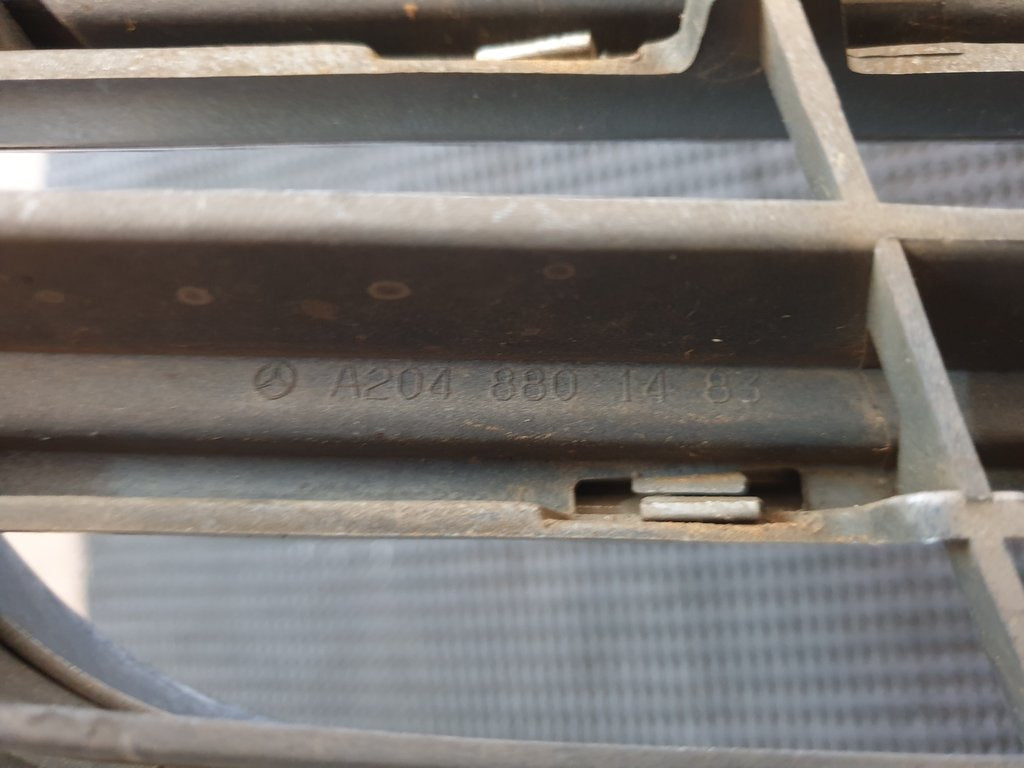 Mercedes-Benz C-Class W204 Radiator Grille - Chrome Cracked and Peeling