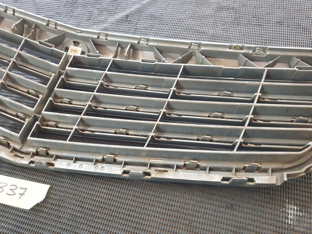 Mercedes-Benz C-Class W204 Radiator Grille - Chrome Cracked and Peeling