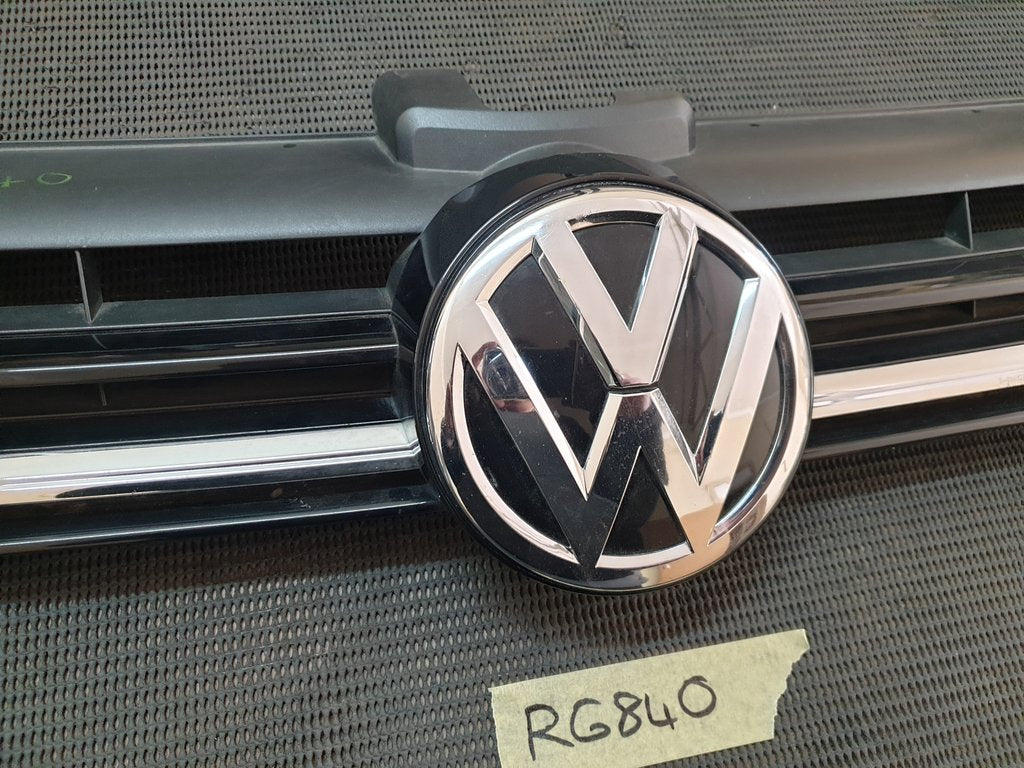 Volkswagen Golf VII 7 Radiator Grille - Light Wear and Tear