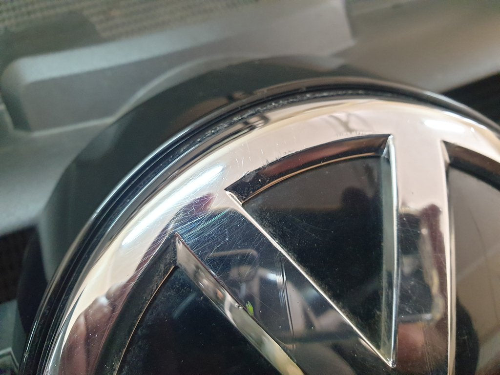 Volkswagen Golf VII 7 Radiator Grille - Light Wear and Tear