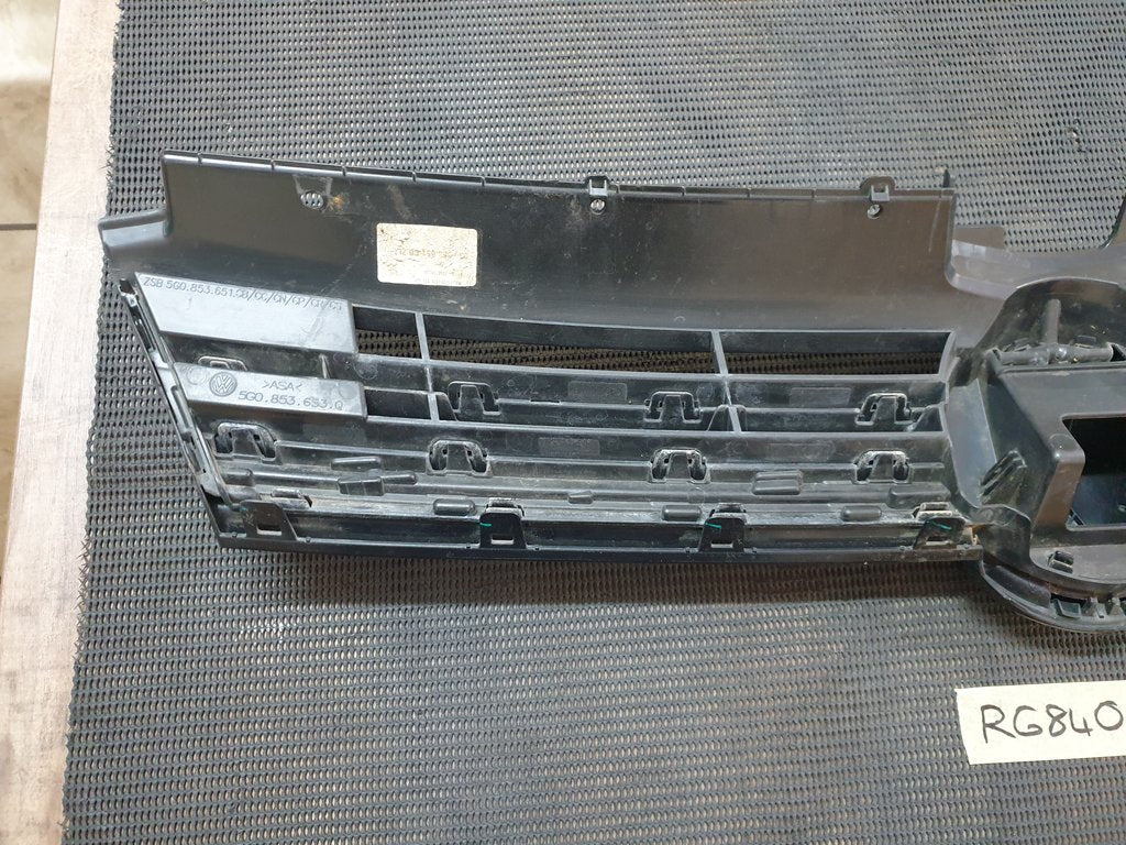 Volkswagen Golf VII 7 Radiator Grille - Light Wear and Tear