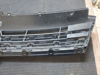 Volkswagen Golf VII 7 Radiator Grille - Light Wear and Tear