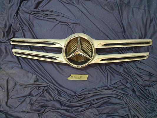 Mercedes-Benz GLC W253 Radiator Grille - Wear and Tear, Badge cracked