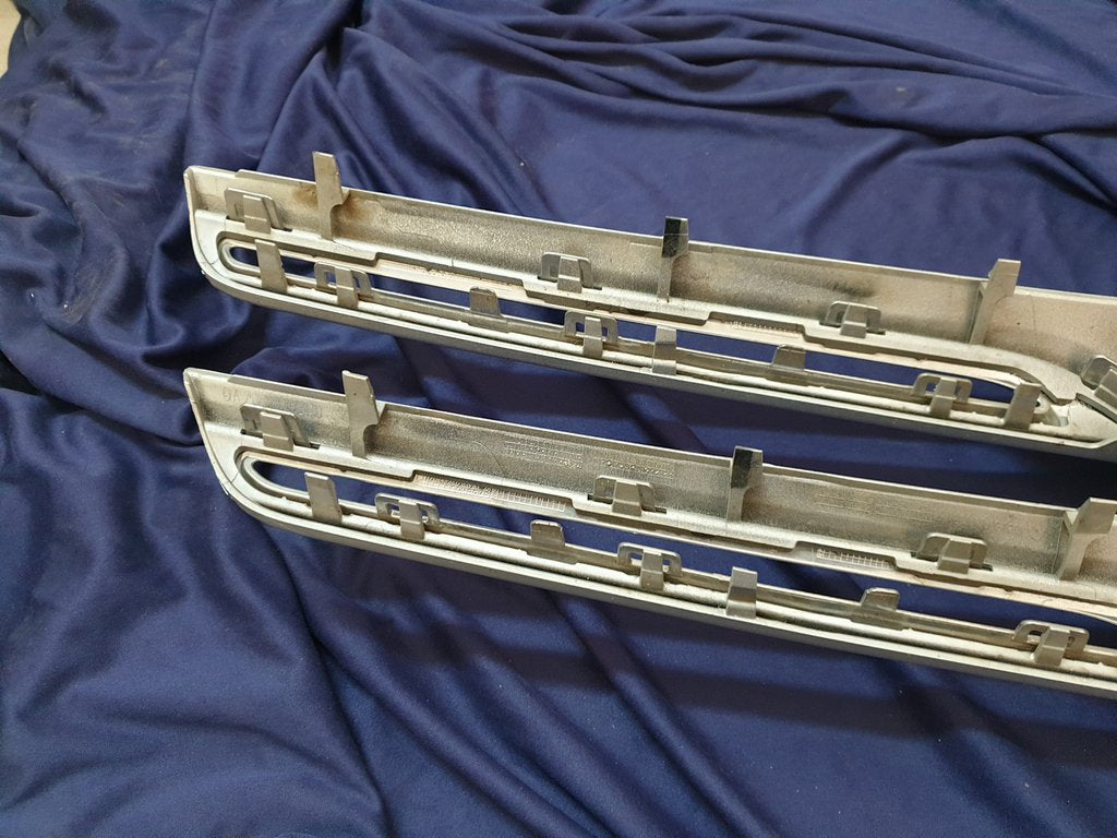 Mercedes-Benz GLC W253 Radiator Grille - Wear and Tear, Badge cracked