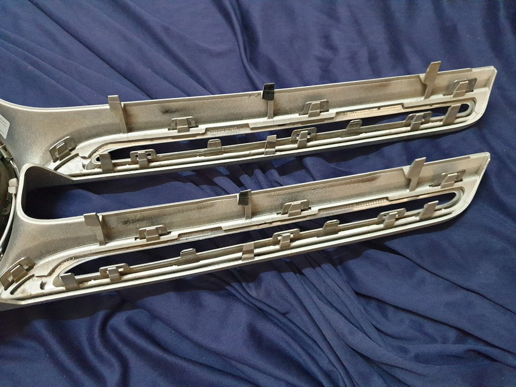 Mercedes-Benz GLC W253 Radiator Grille - Wear and Tear, Badge cracked