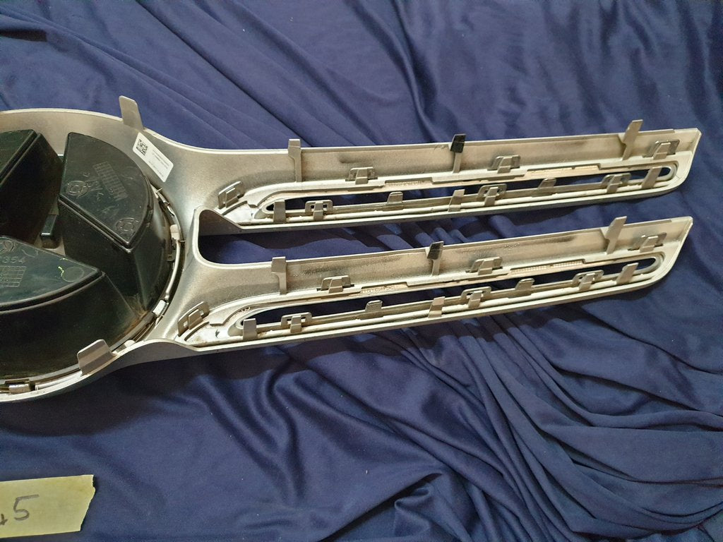 Mercedes-Benz GLC W253 Radiator Grille - Wear and Tear, Badge cracked