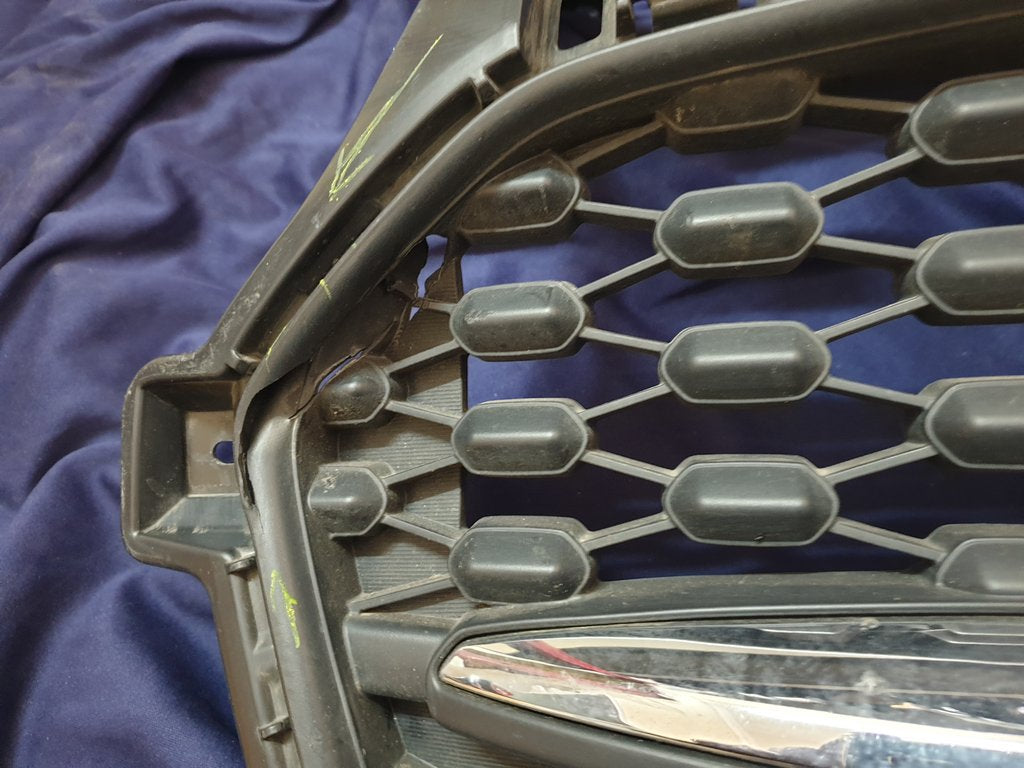 Suzuki Swift Radiator Grille - Wear and Tear