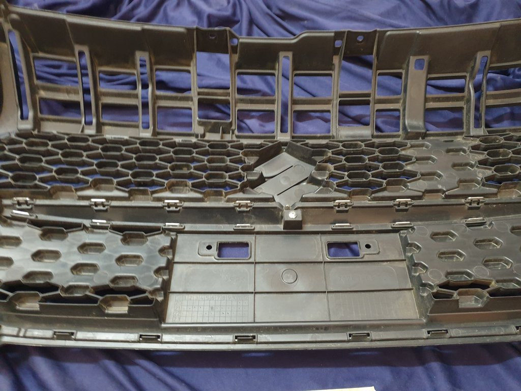 Suzuki Swift Radiator Grille - Wear and Tear