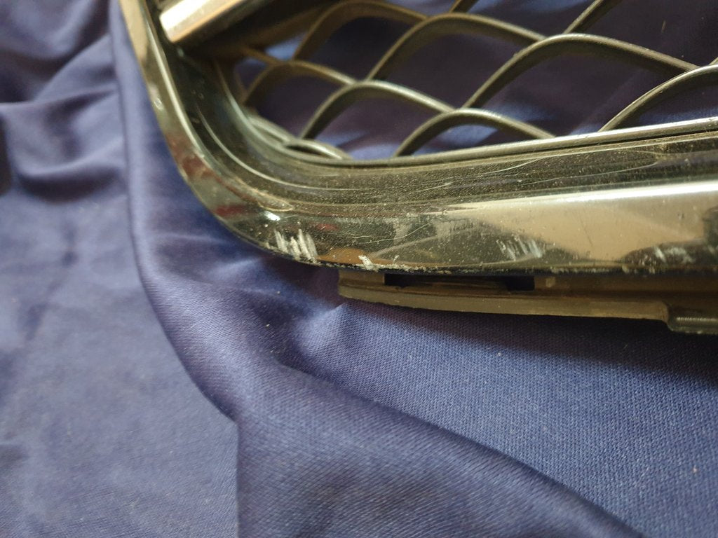 Mercedes-Benz C-Class W204 Radiator Grille - Wear and Tear, Scratches, Pitting in chrome