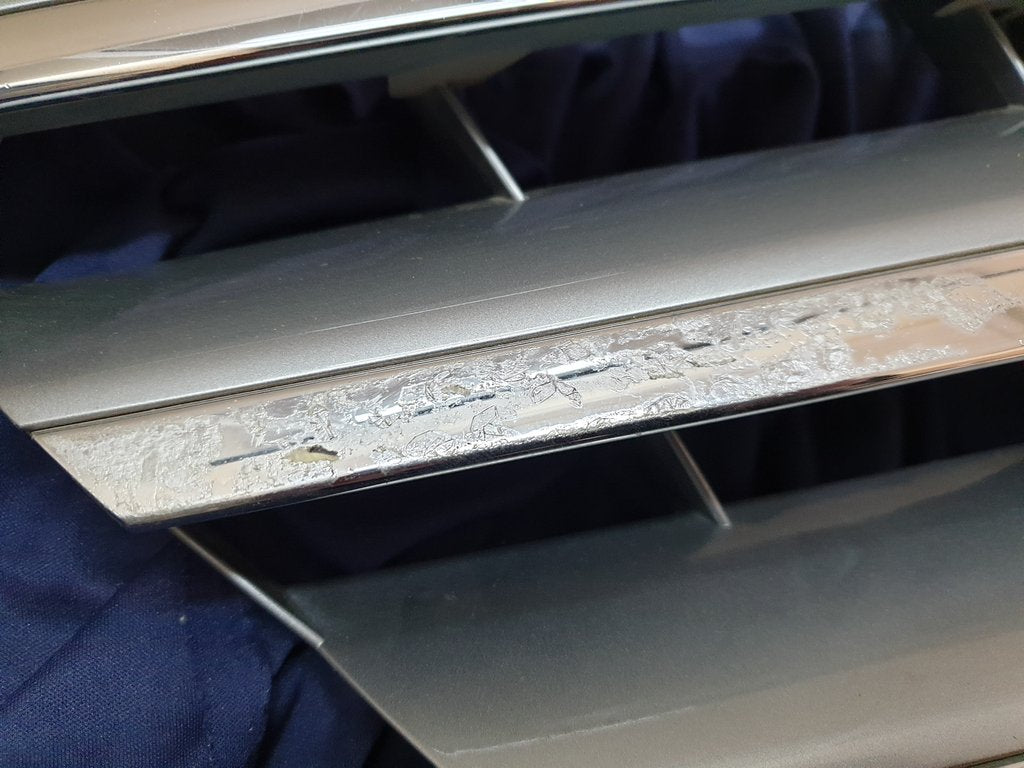 Mercedes-Benz B-Class W245 Radiator Grille - Wear and Tear Crack