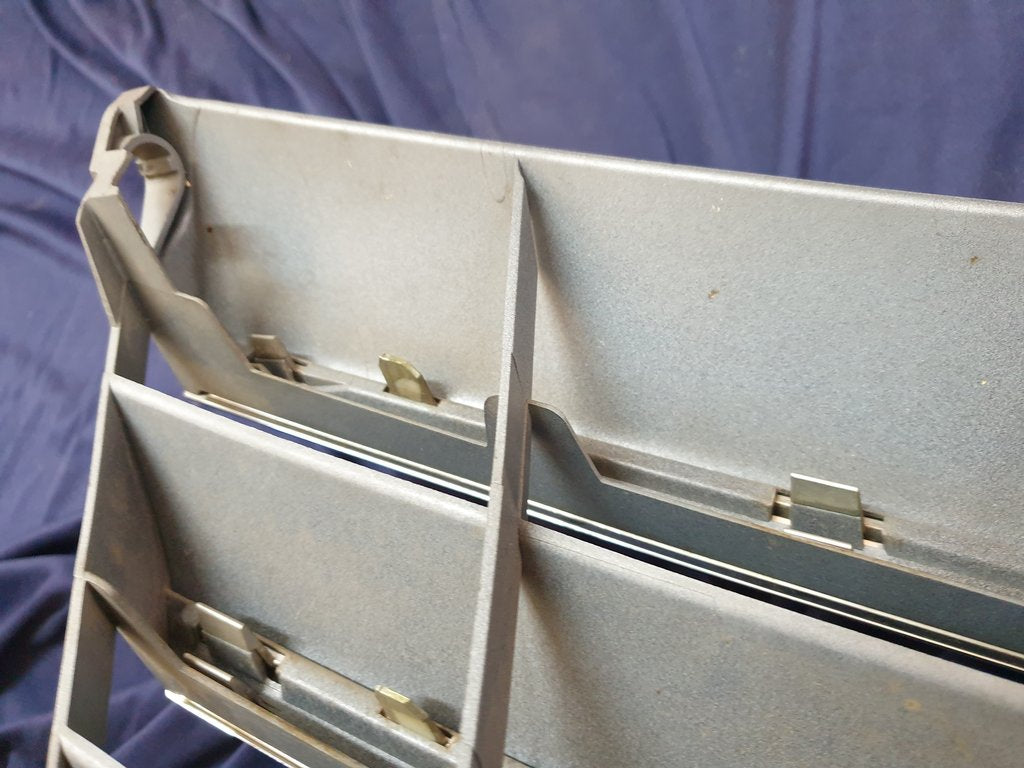 Mercedes-Benz B-Class W245 Radiator Grille - Wear and Tear Crack