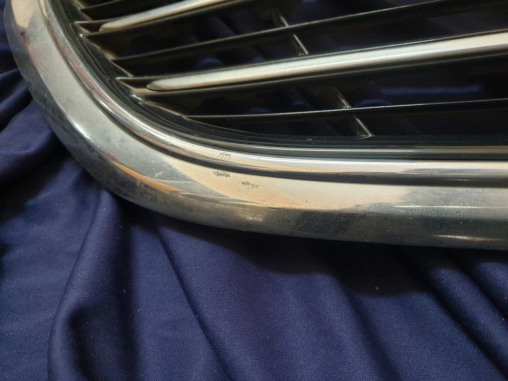 Mercedes-Benz E-Class W212 Radiator Grille - Wear and Tear, Chrome Surround Broken
