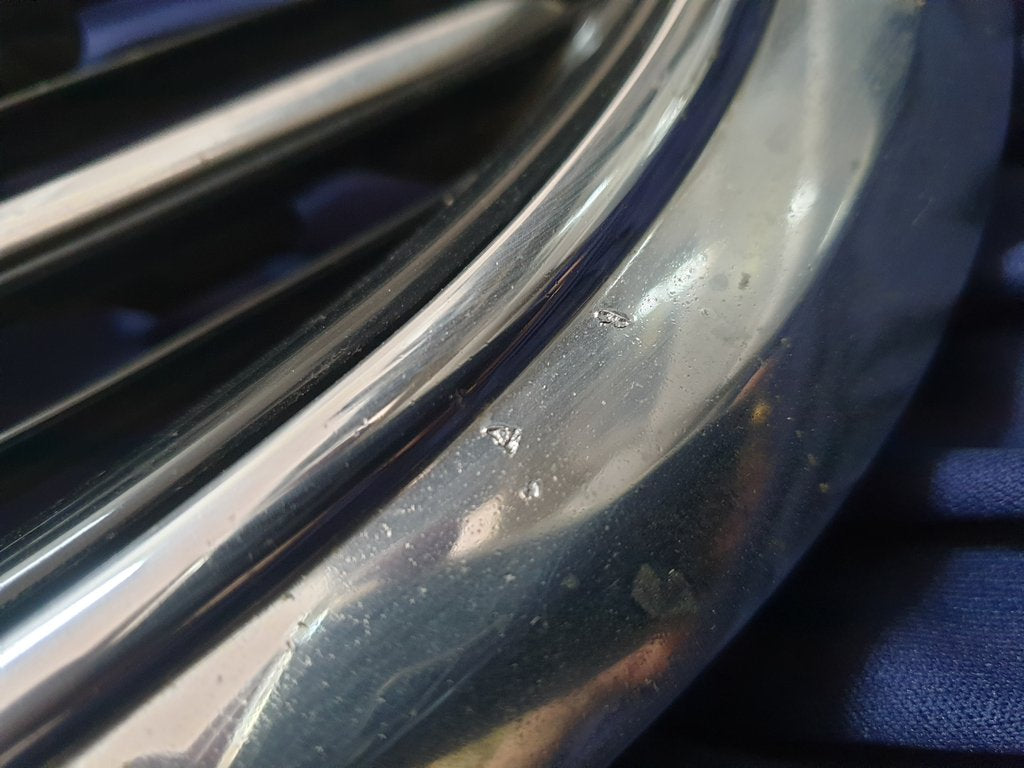 Mercedes-Benz E-Class W212 Radiator Grille - Wear and Tear, Chrome Surround Broken