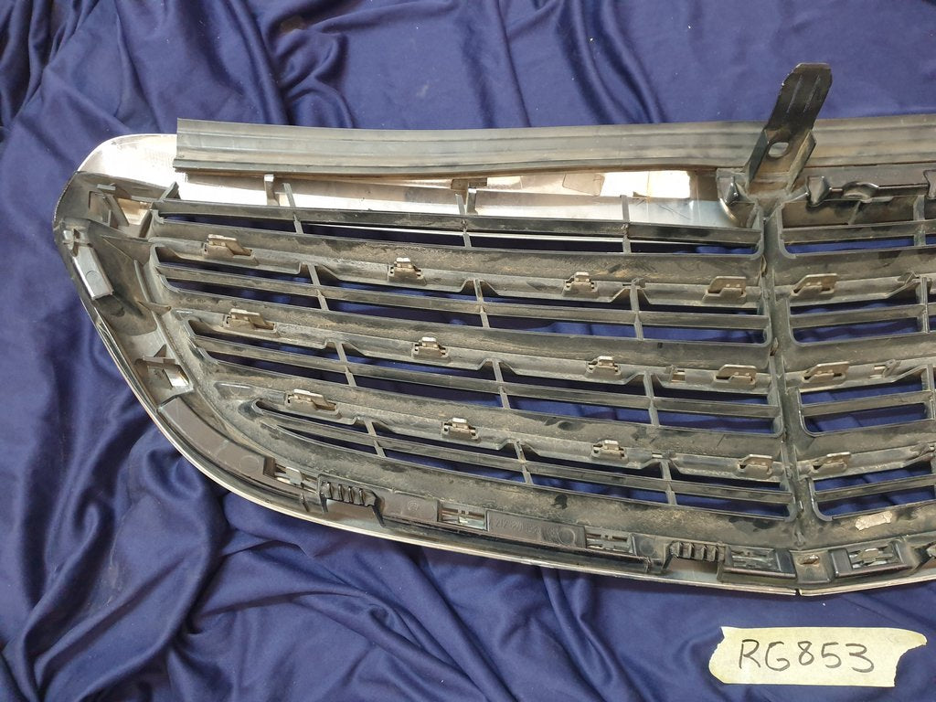 Mercedes-Benz E-Class W212 Radiator Grille - Wear and Tear, Chrome Surround Broken