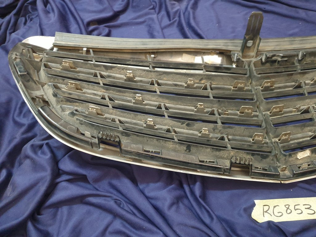 Mercedes-Benz E-Class W212 Radiator Grille - Wear and Tear, Chrome Surround Broken