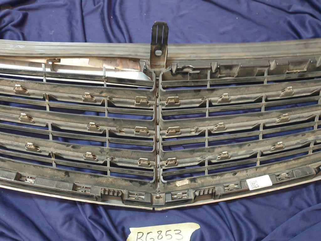 Mercedes-Benz E-Class W212 Radiator Grille - Wear and Tear, Chrome Surround Broken
