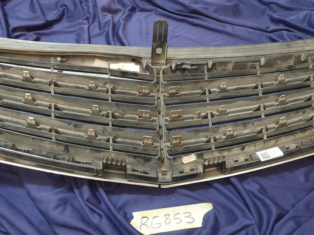 Mercedes-Benz E-Class W212 Radiator Grille - Wear and Tear, Chrome Surround Broken