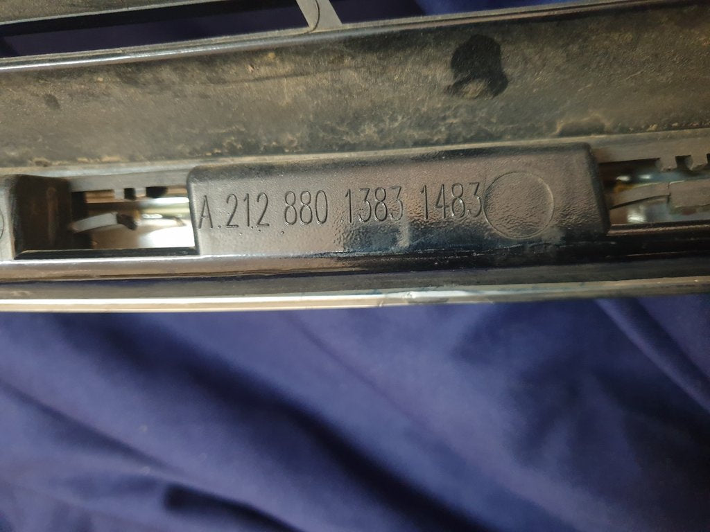Mercedes-Benz E-Class W212 Radiator Grille - Wear and Tear, Chrome Surround Broken
