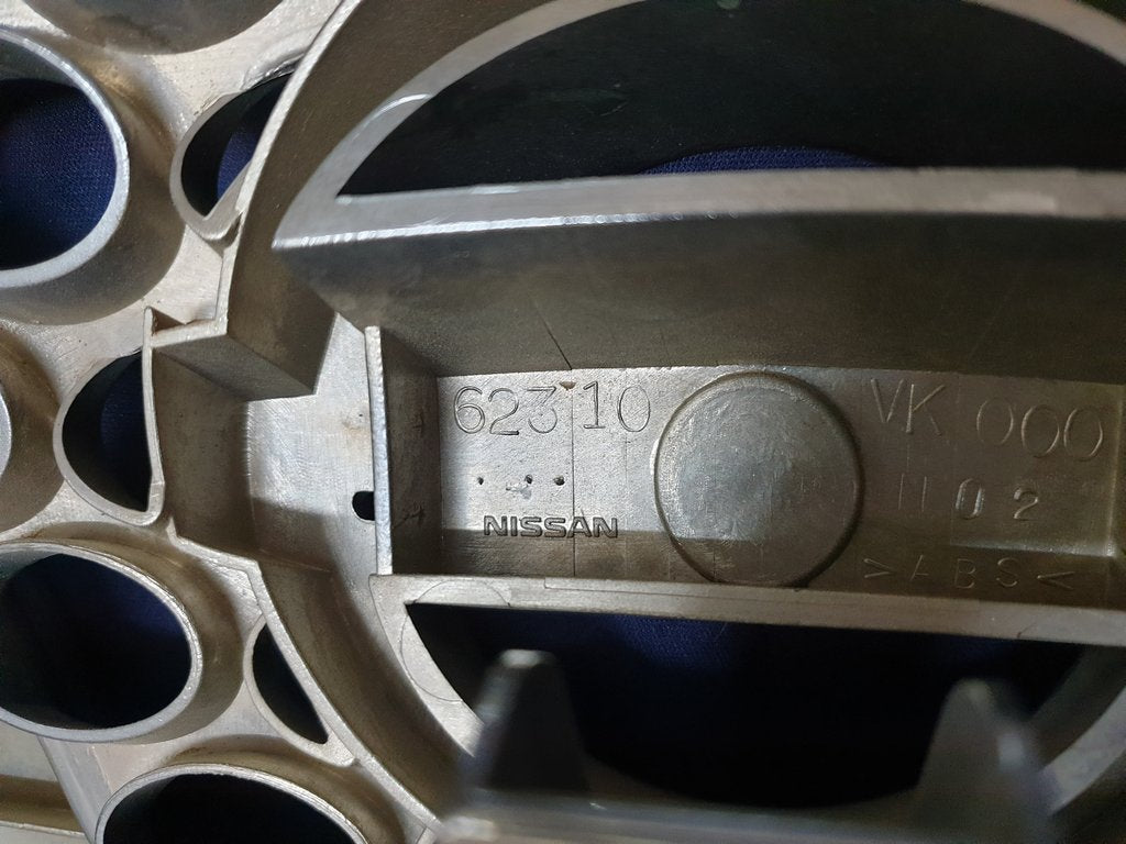 Nissan NP300 Radiator Grille - Chrome cracked, scratches