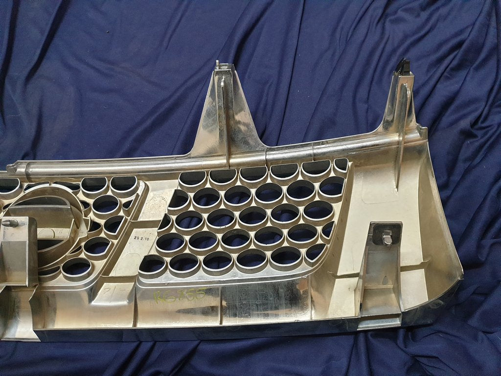 Nissan NP300 Radiator Grille - Chrome cracked, scratches
