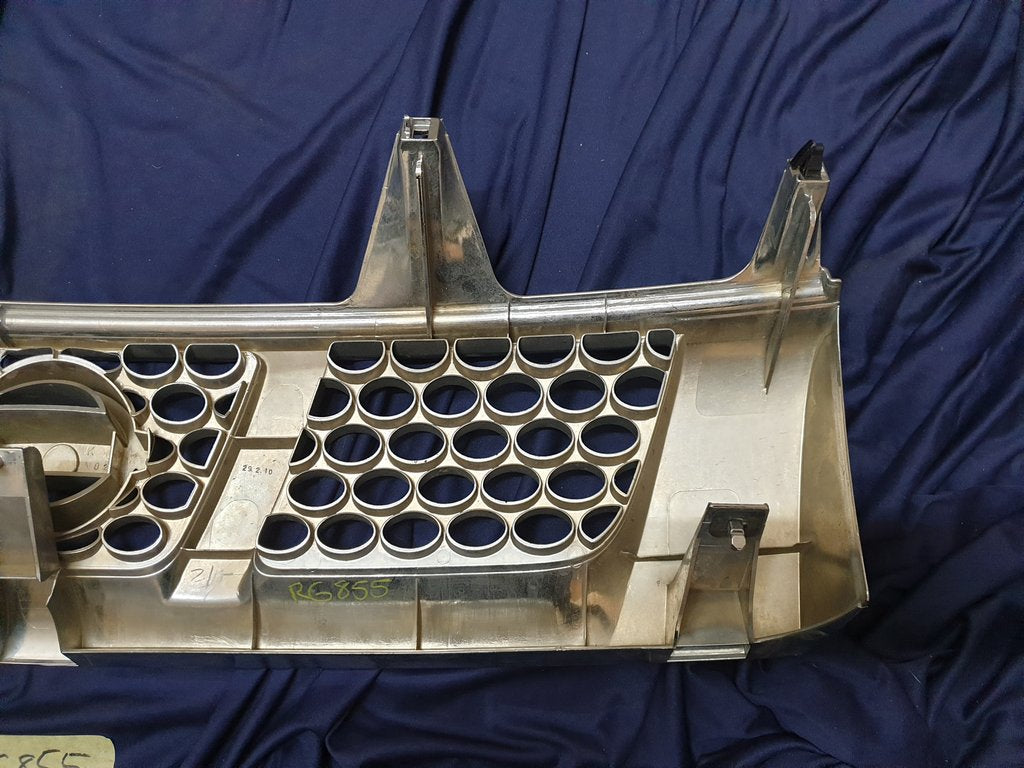 Nissan NP300 Radiator Grille - Chrome cracked, scratches