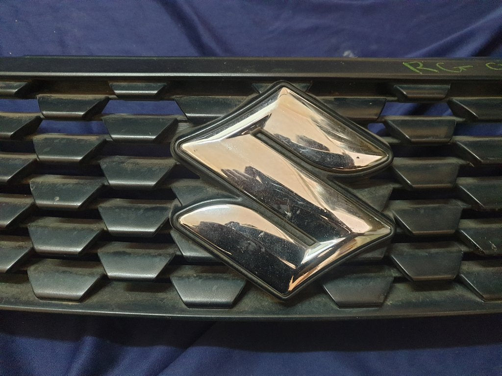 Suzuki Swift Radiator Grille - Light Wear and Tear, Clip broken