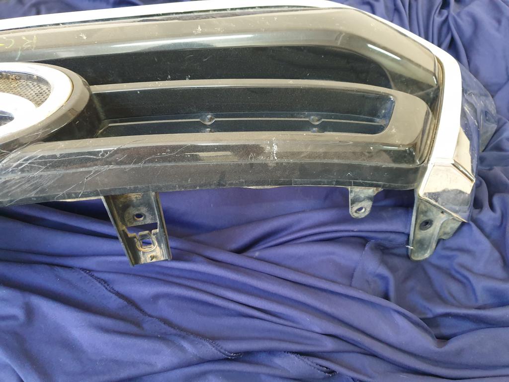 Toyota Hilux Radiator Grille - Broken Mesh, brackets and chrome