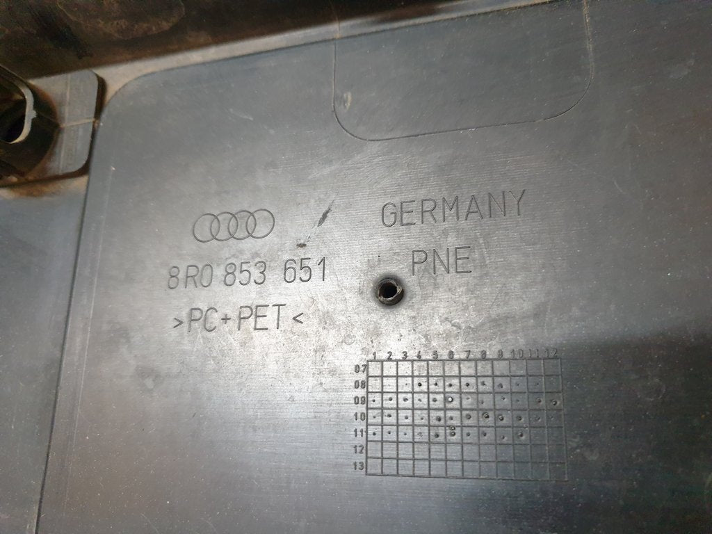 Audi Q5 Radiator Grille - Light Wear and Tear