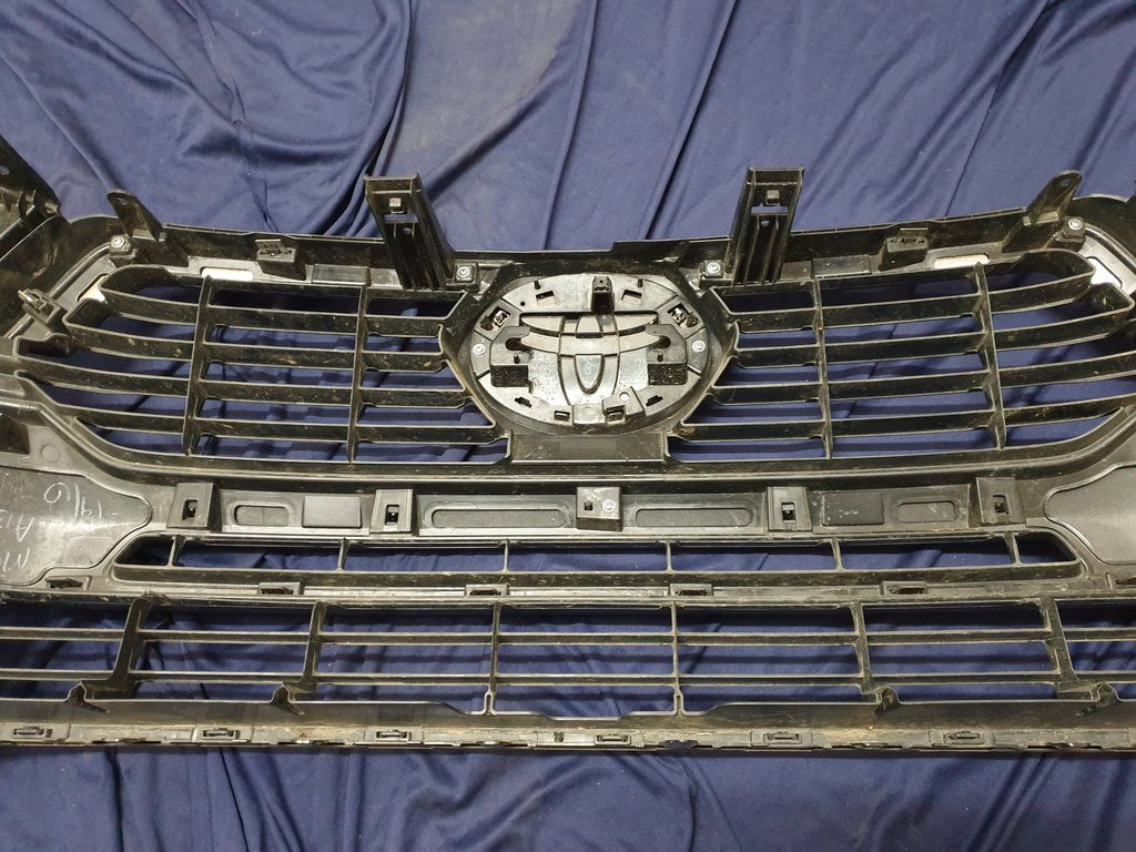 Toyota Hilux Radiator Grille - Wear and Tear, Scratches and small crack