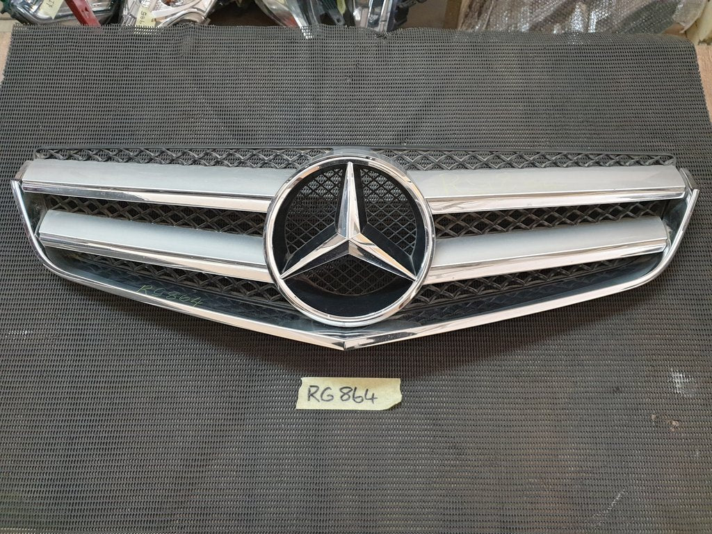 Mercedes-Benz E-Class Coupe C207 W207 Radiator Grille - Light Wear and Tear. Pitting in Chrome