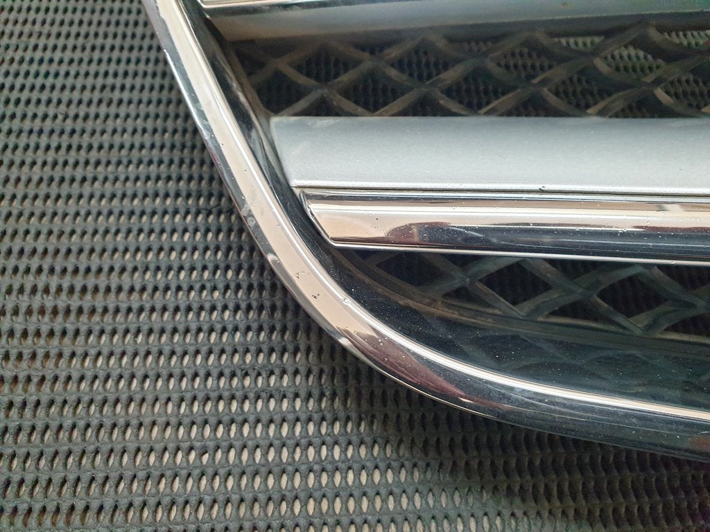 Mercedes-Benz E-Class Coupe C207 W207 Radiator Grille - Light Wear and Tear. Pitting in Chrome