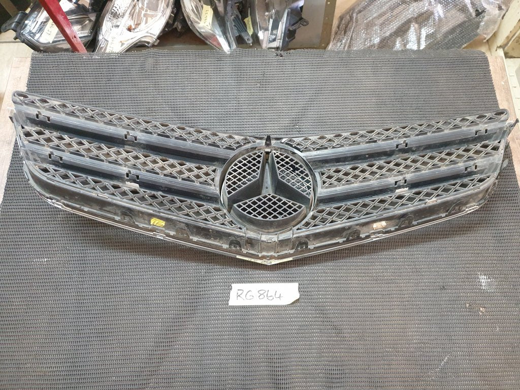 Mercedes-Benz E-Class Coupe C207 W207 Radiator Grille - Light Wear and Tear. Pitting in Chrome