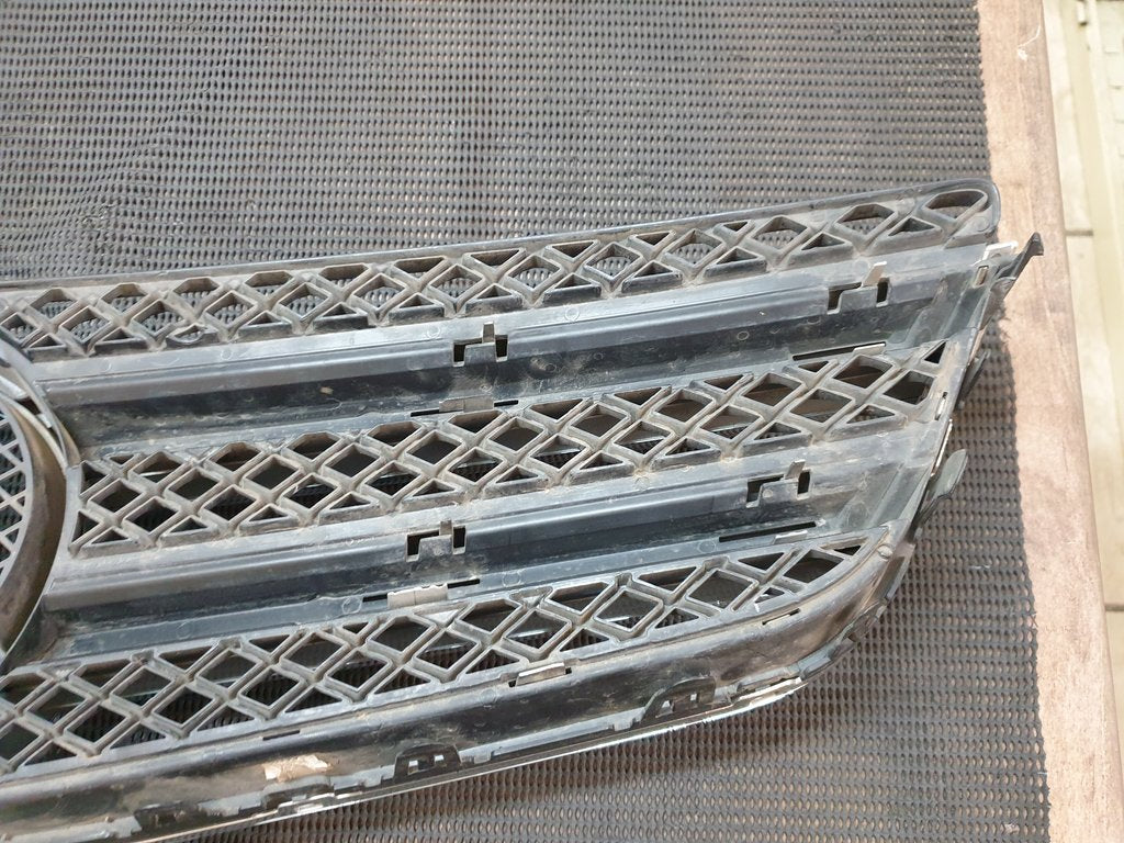 Mercedes-Benz E-Class Coupe C207 W207 Radiator Grille - Light Wear and Tear. Pitting in Chrome