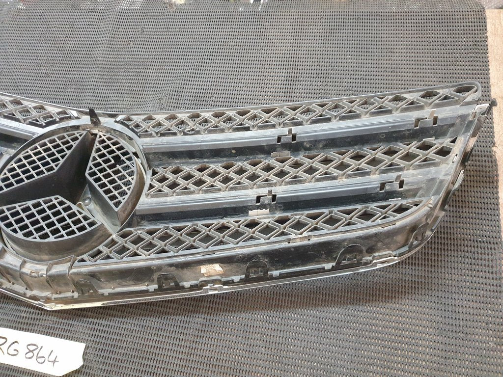 Mercedes-Benz E-Class Coupe C207 W207 Radiator Grille - Light Wear and Tear. Pitting in Chrome