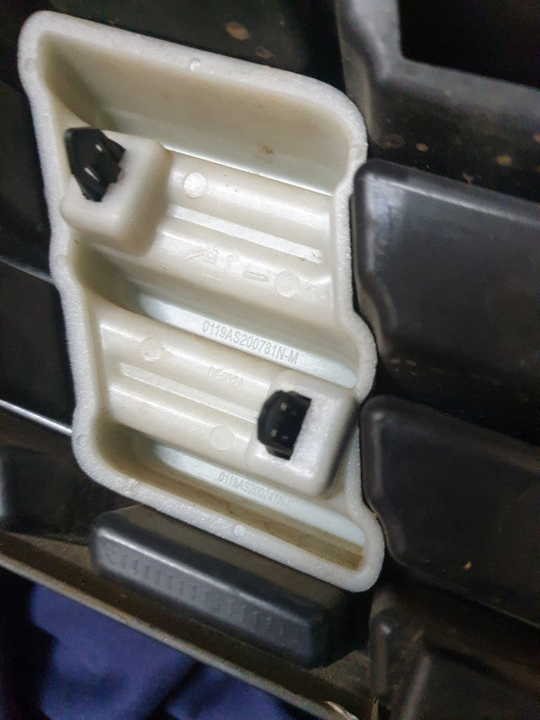Mahindra XUV300 Radiator Grille - Wear and Tear, Scratches