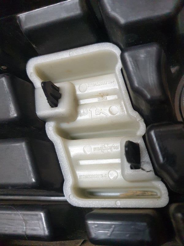 Mahindra XUV300 Radiator Grille - Wear and Tear, Scratches