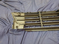 Volkswagen Polo Front Bumper Lower Center Grille - Crack