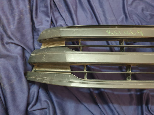 Toyota Hilux Radiator Grille - Wear and Tear, Scratches