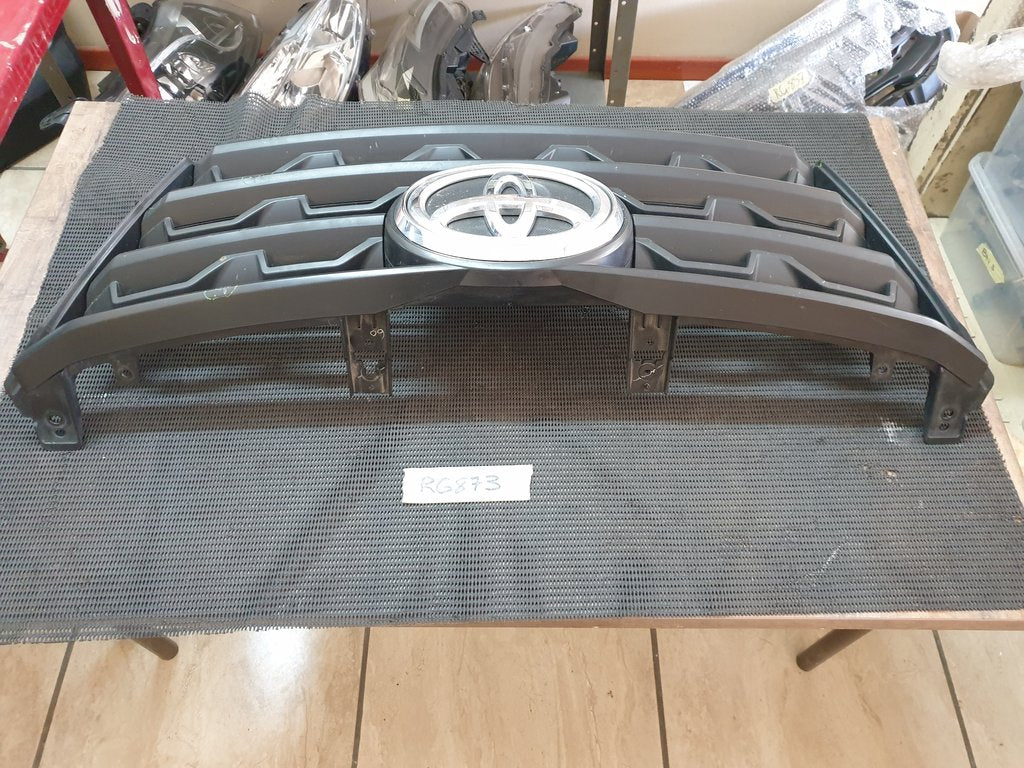 Toyota Fortuner Radiator Grille - Wear and Tear, Chips, Crack