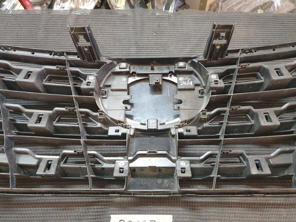 Toyota Fortuner Radiator Grille - Wear and Tear, Chips, Crack