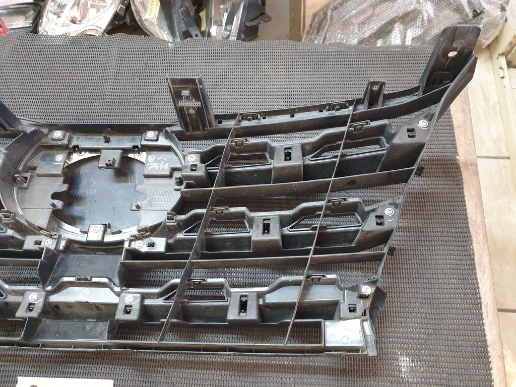 Toyota Fortuner Radiator Grille - Wear and Tear, Chips, Crack