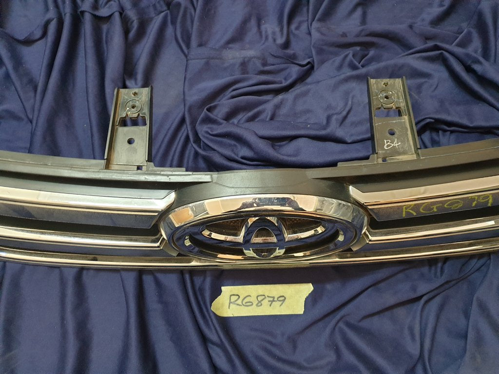 Toyota Hilux Radiator Grille - Light Wear and Tear