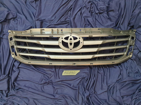 Toyota Hilux Radiator Grille - Scuffs