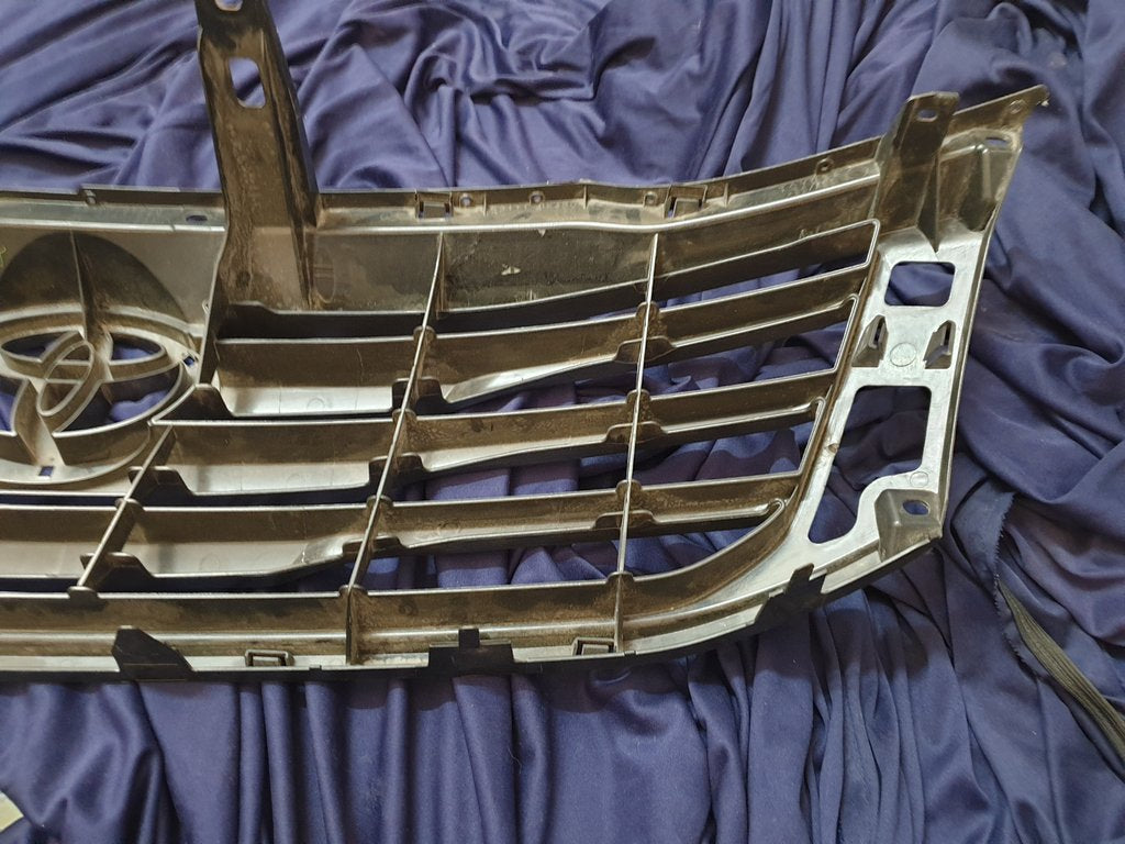 Toyota Hilux Radiator Grille - Scuffs